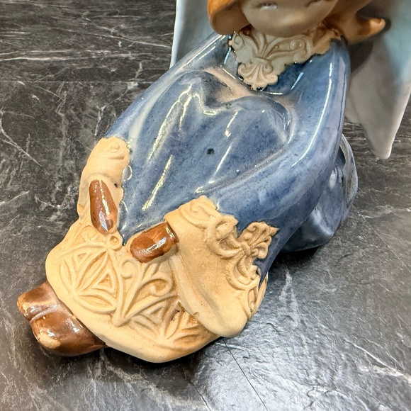 TII COLLECTIONS Ceramic Angel Figurine - Picture 2 of 16